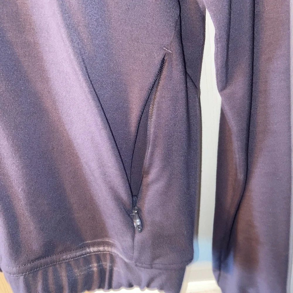 Lululemon Cropped Cross back hoodie - Picture 4 of 6